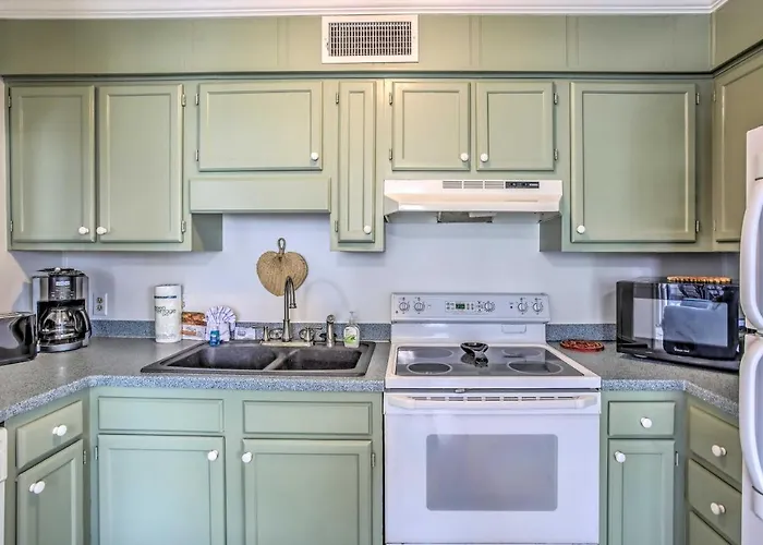 Cozy Myrtle Beach Escape With Resort Amenities!